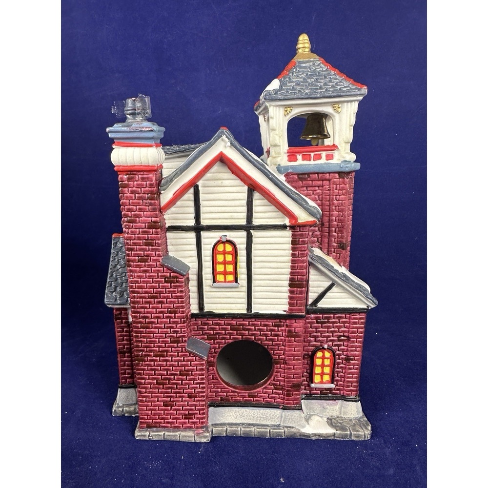 Lemax Christmas Village Ashton Engine Company No. 1 Winter Glen Fire 2001 - Picture 12 of 15